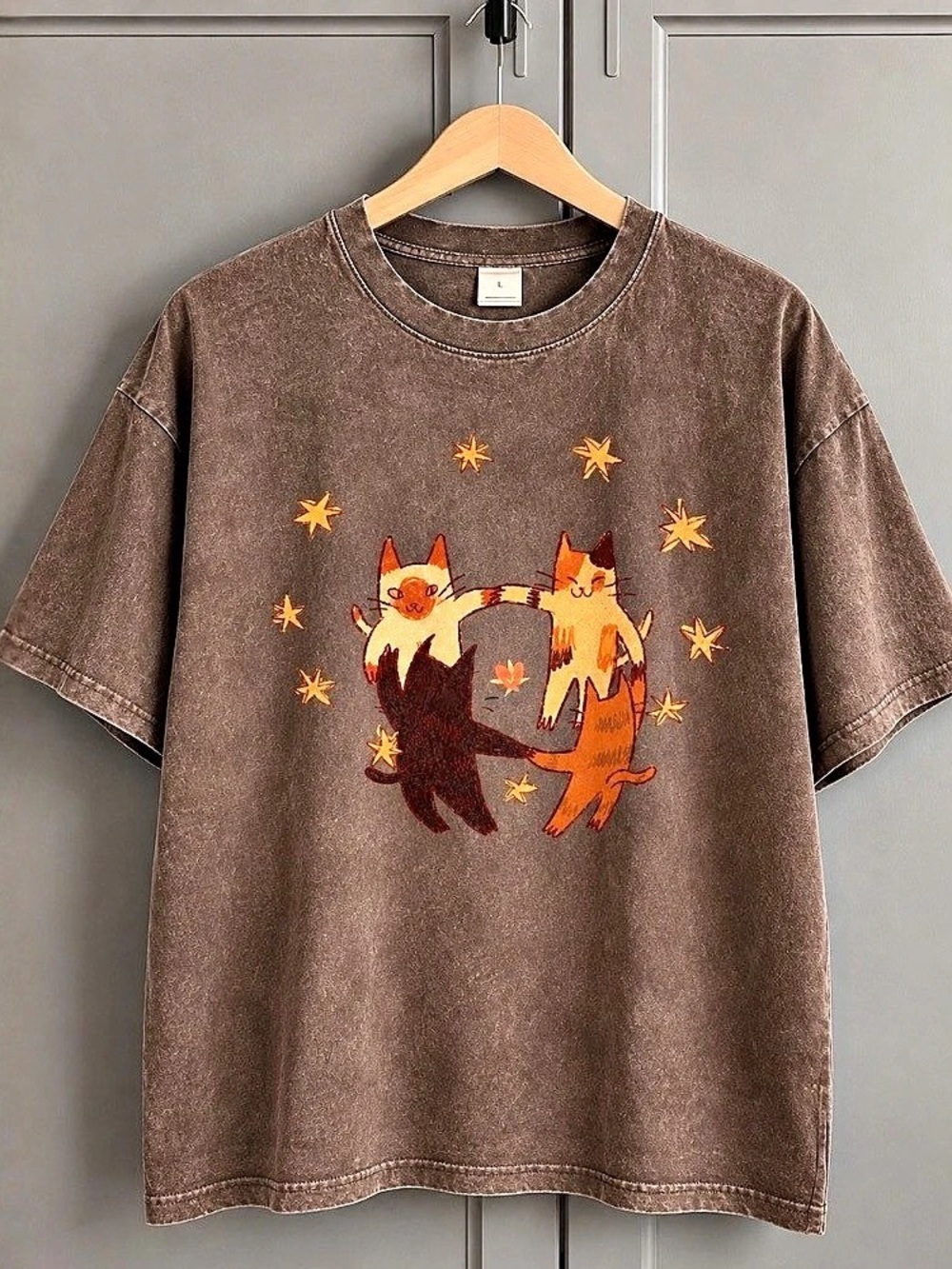 Comfort Colors Cats Circle Dance Stars Autumn Leaves Vintage Brown T-Shirt